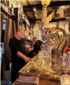 Zonder de bar van café Sman geen jamsessies...